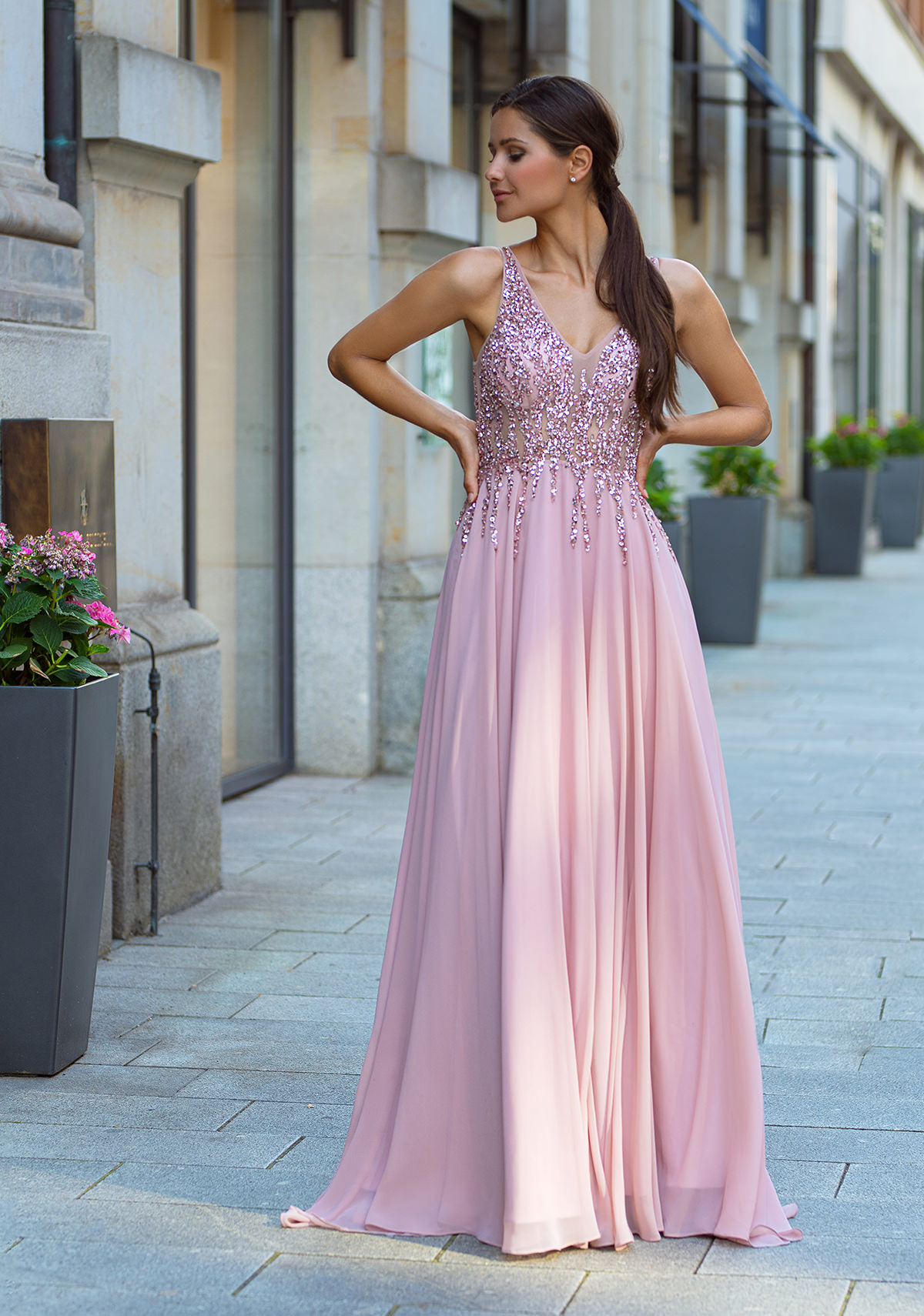 Robe De Soir E En Mousseline De Soie Avec Strass En Dawn Pink